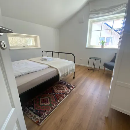 Δωμάτια σε οικογενειακή κατοικία Smaland, 2 Apartments, 11 Gaeste Bei Berlin