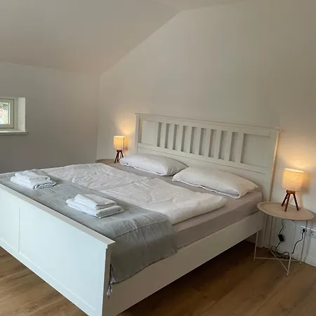 Δωμάτια σε οικογενειακή κατοικία Smaland, 2 Apartments, 11 Gaeste Bei Berlin Glienicke/Nordbahn