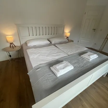 Δωμάτια σε οικογενειακή κατοικία Smaland, 2 Apartments, 11 Gaeste Bei Berlin *