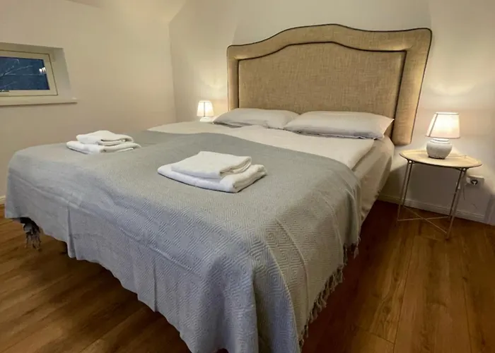 民宿 Smaland, 2 Apartments, 11 Gaeste Bei Berlin 克里尼克